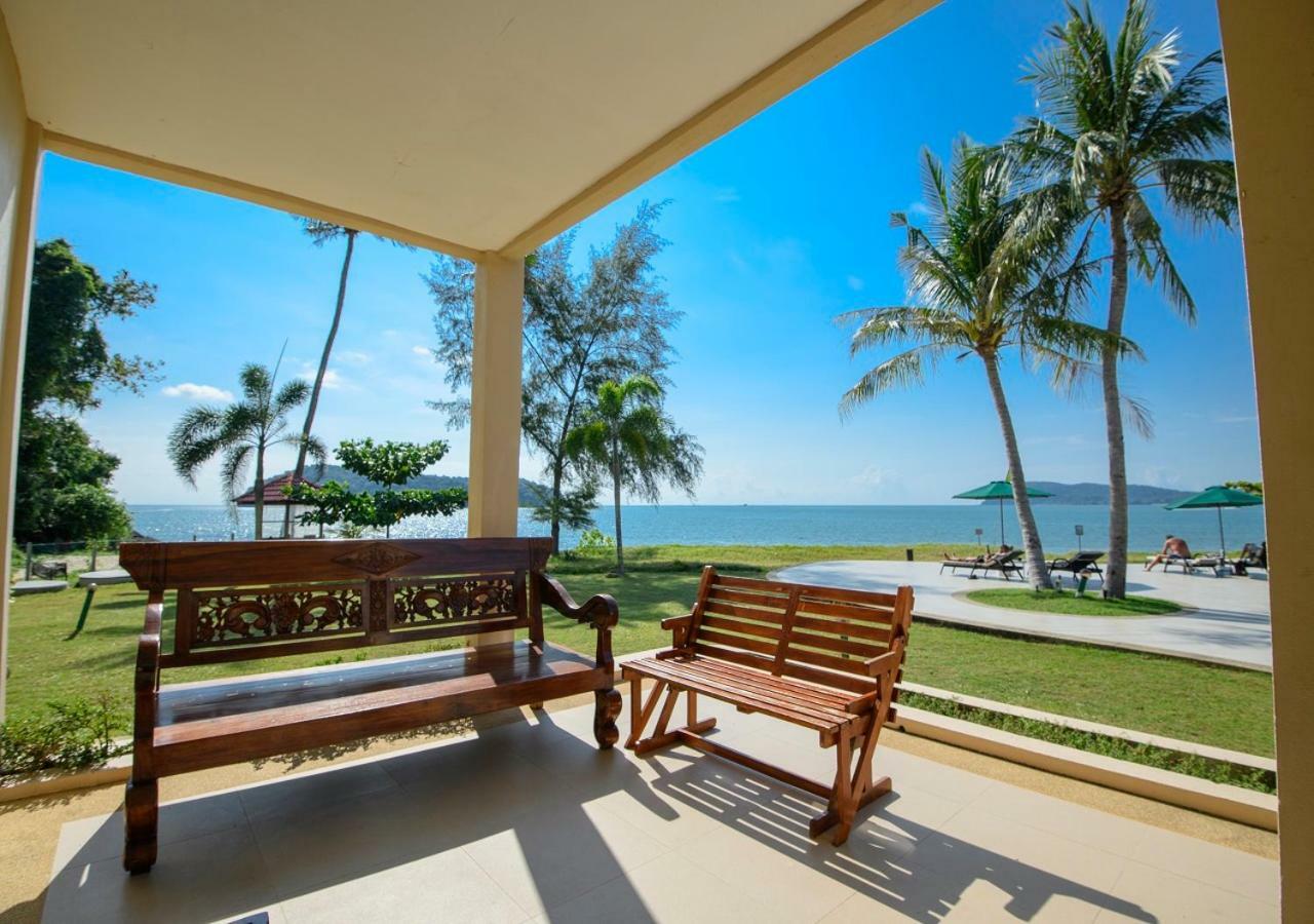 Frangipani Langkawi Resort Pantai Cenang  Exterior photo