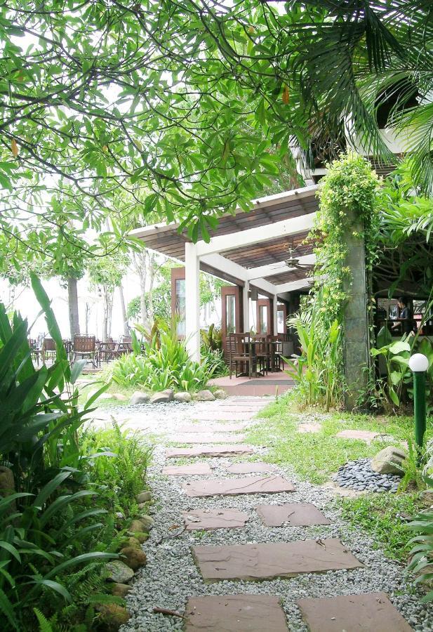 Frangipani Langkawi Resort Pantai Cenang  Exterior photo